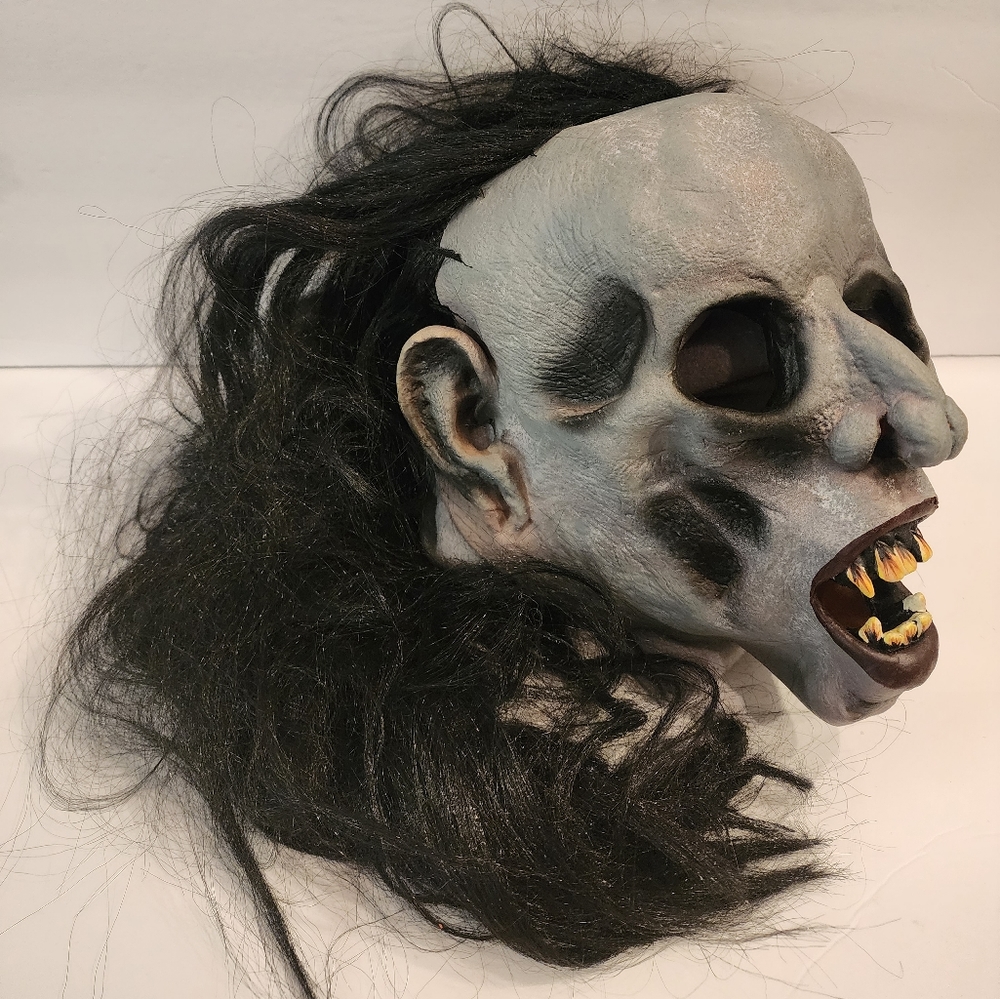 2004 Mario Chiodo Studios Hairy Zombie Halloween Mask